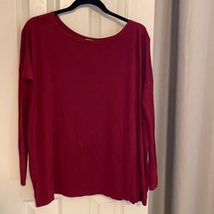 Super comfortable loose-fitting piko top